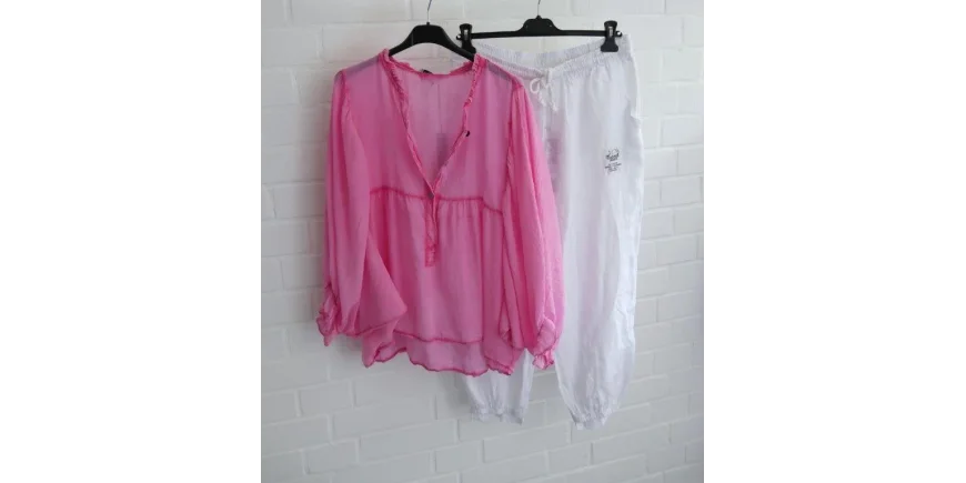Sommer-Look in Pink & Weiß: Luftig und stylish
