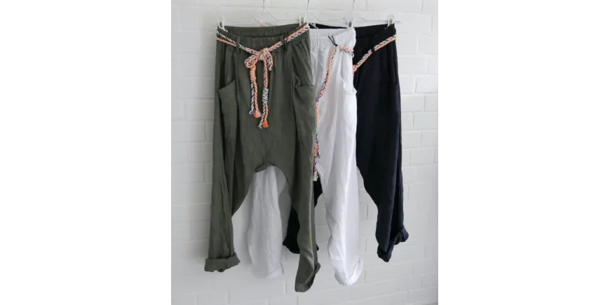 Leinen-Baggy mit Gürtel: Der Sommer-Trend