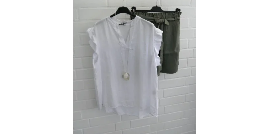 Sommer-Look: Weiße Rüschenbluse & Paperbag-Shorts 