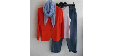 Fresh Look: Orangefarbener Blazer & Blue Jeans