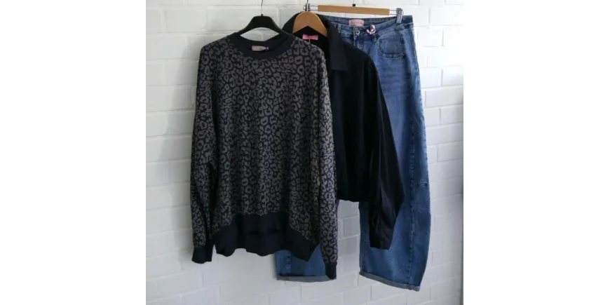 Lässiger Leo-Look: Sweatshirt, Bluse & Blue Jeans