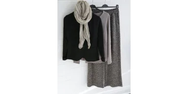Leo-Hose stilvoll stylen: Lässiger Look mit Blazer