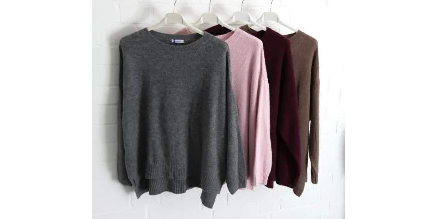 Kuschelige Oversize-Strickpullover in Herbstfarben